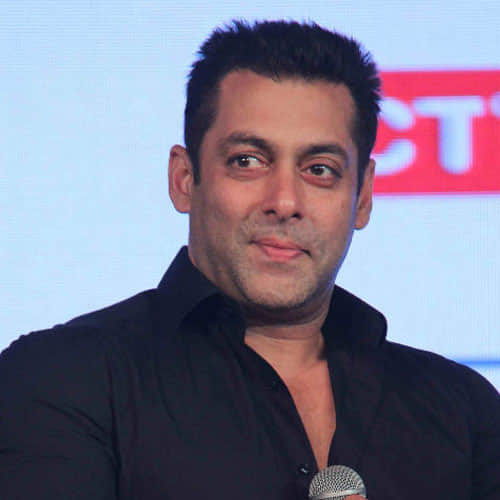 people doing toilet in front of salman khan's house