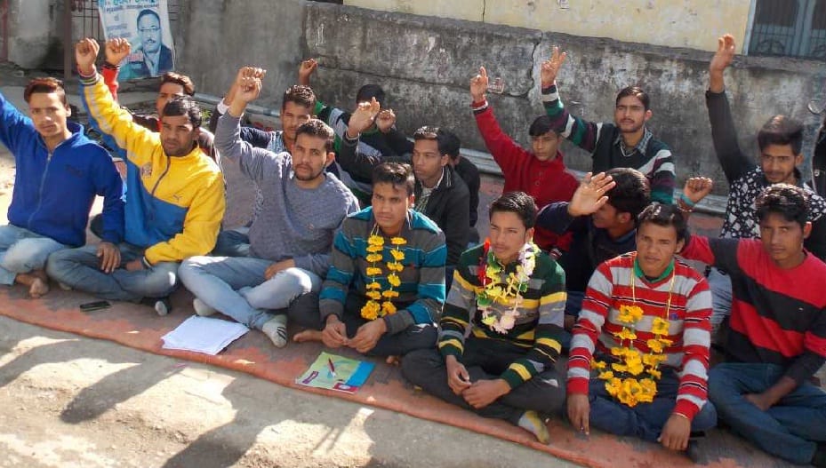 The self-immolation of two students warning