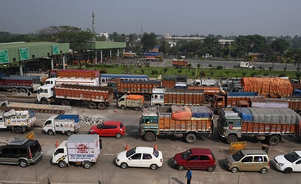 Toll plazas get long queues back with end of demonetisation freebies