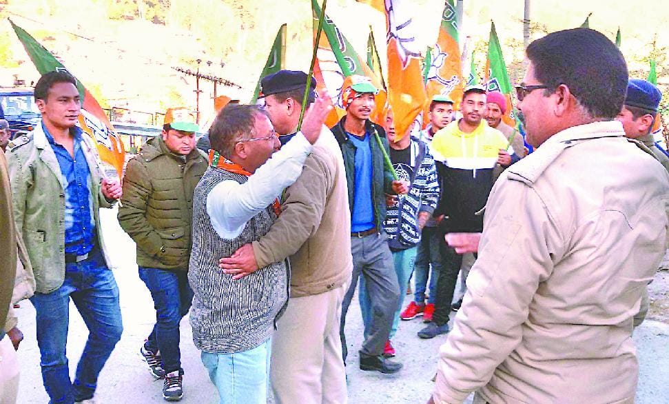 Are going to meet the chief of BJP workers clash
