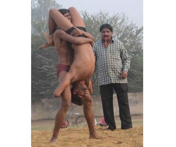 Wrestling in Lucknow mahotsav.
