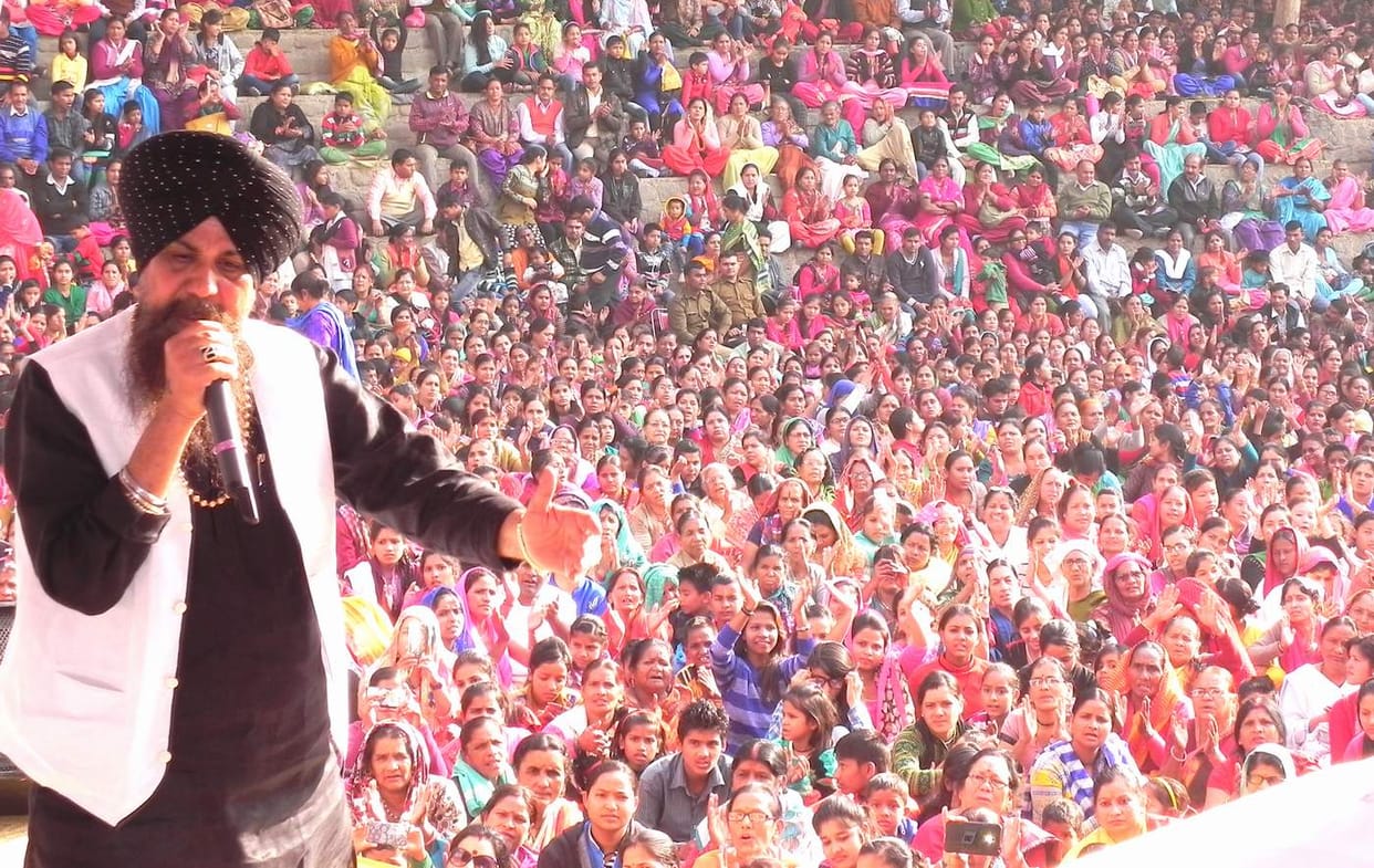 Applause rang on Bajrangbali hail ...