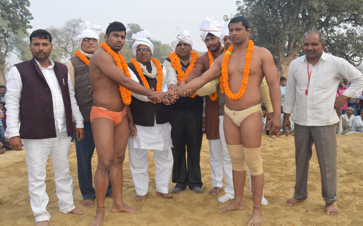 Cirque wrestlers showed stamina