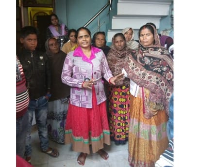 A student shoots himself in hazratganj in Lucknow.