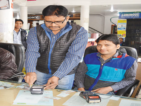 India are moving towards cashless step