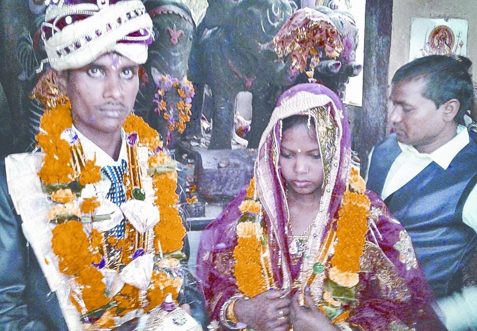 Demonetisation : couple marry in temple