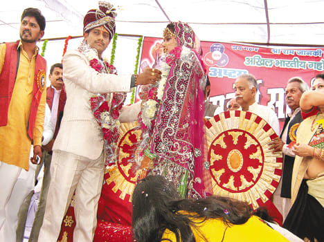 17 couples were married