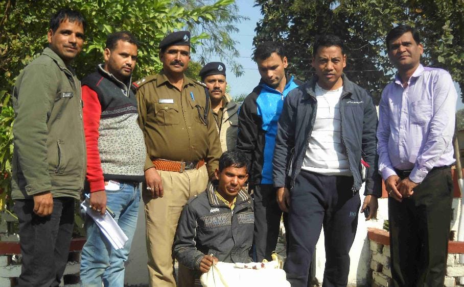 Nepalese hashish smuggler arrested with 14 kg