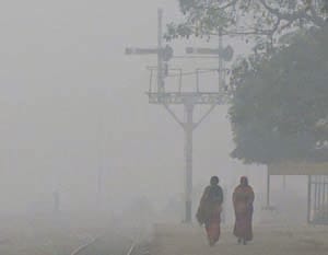 सूरज की ‘आग’ पर भारी पड़ा फॉग 