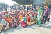 road jam, womens, case file, arrest, police, villagers, karnal