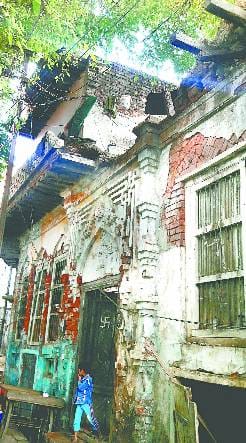  76 saal puraane makaan ko  giraane ka notis jaaree 76-year-old house Dropping notice