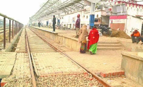 The train will run between incomplete preparations