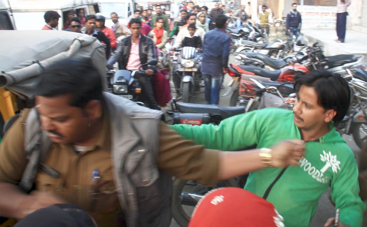 If you do not put Rs jam, police scuffle