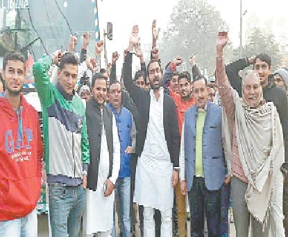 kisanaon ke karz mafi ke liye hunkar