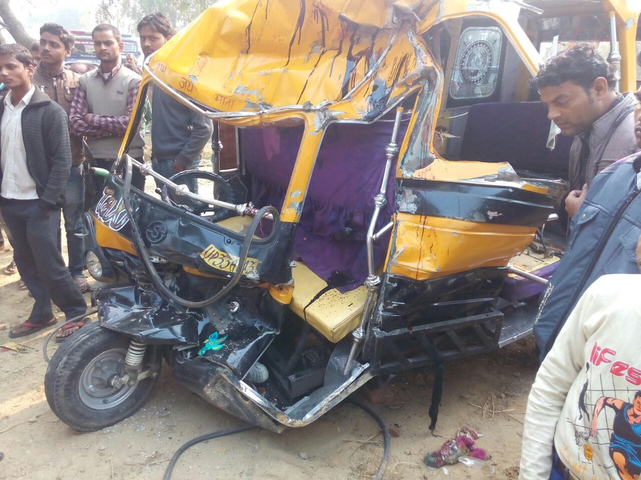 tempo tanker accident in lucknow