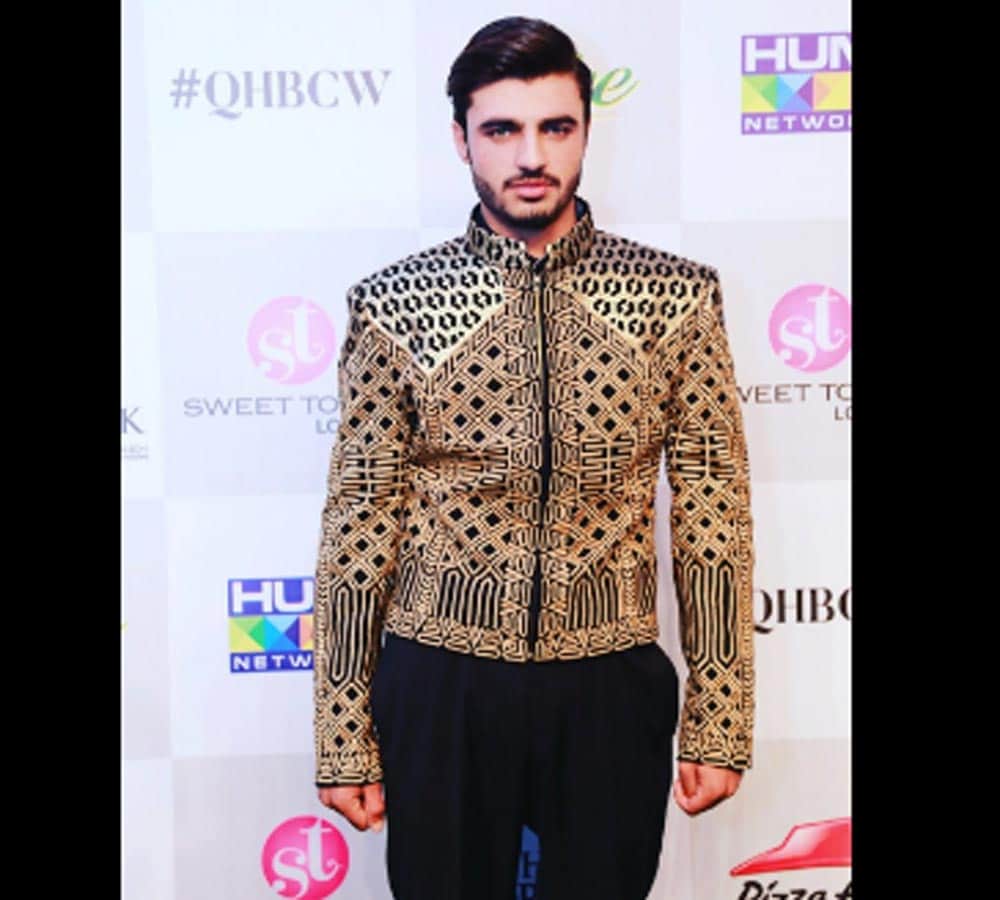 pakistani chaiwala arshad khan did ramp walk