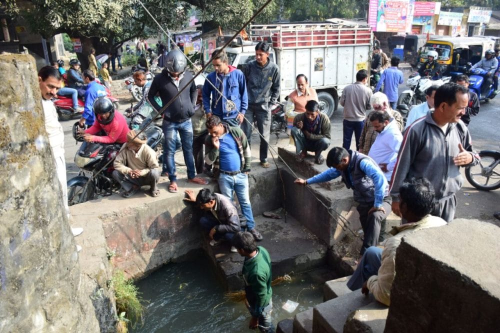 ban currency found in nahar at haldwani