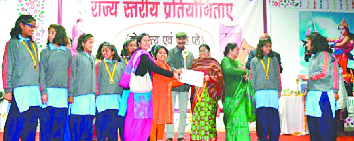 Kasturba Gandhi school got the first place in the State Art Festival