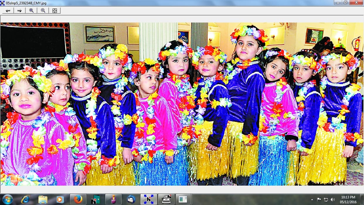 divanshi Frist in school
