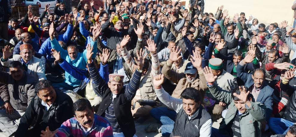protest by electricity board technical employees