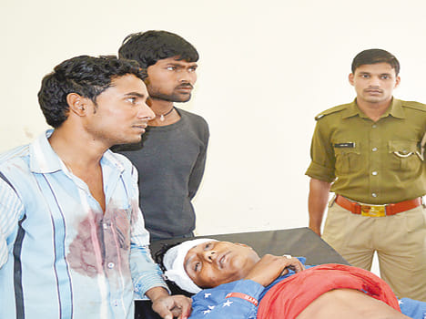 Dbangon Dalit bled from the knife