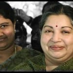 स्व. जयललिता, समीप हैं शशिकला, फाइल फोटो