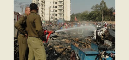 500 jhuggi burnt in fire