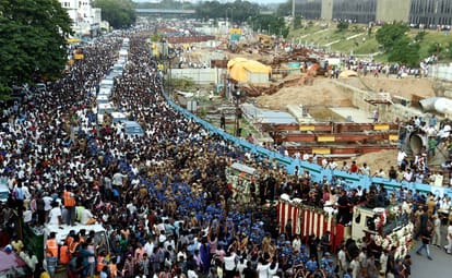Amma was buried near the tomb of MGR