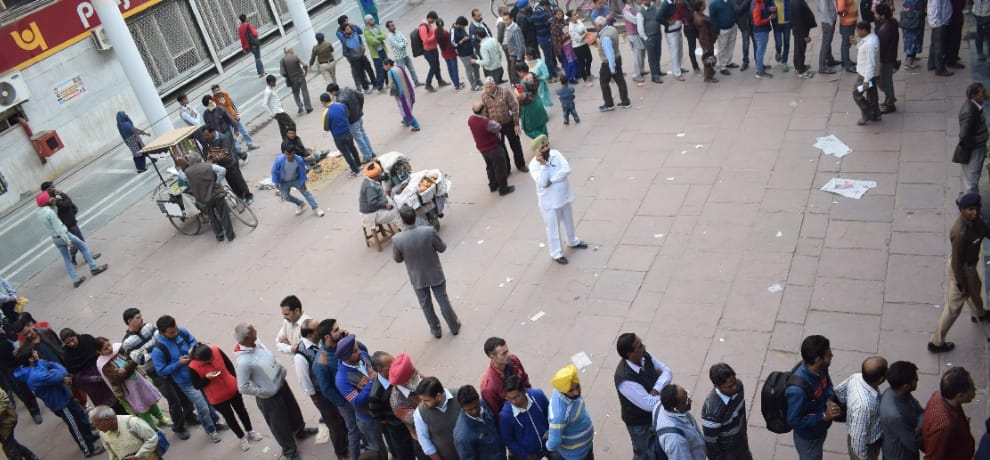 RBI also accept this bitter truth of ATMs, told the crowd at the lack 
