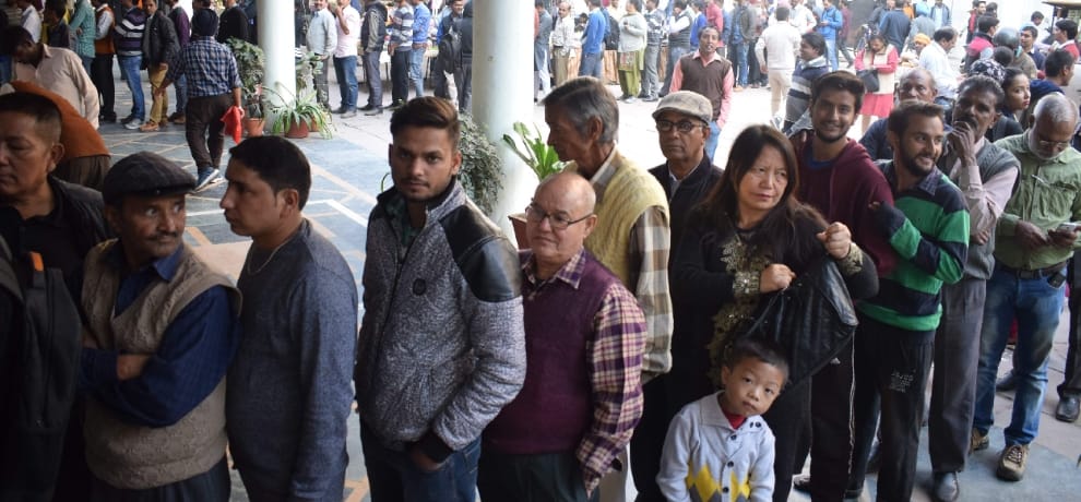 RBI also accept this bitter truth of ATMs, told the crowd at the lack 