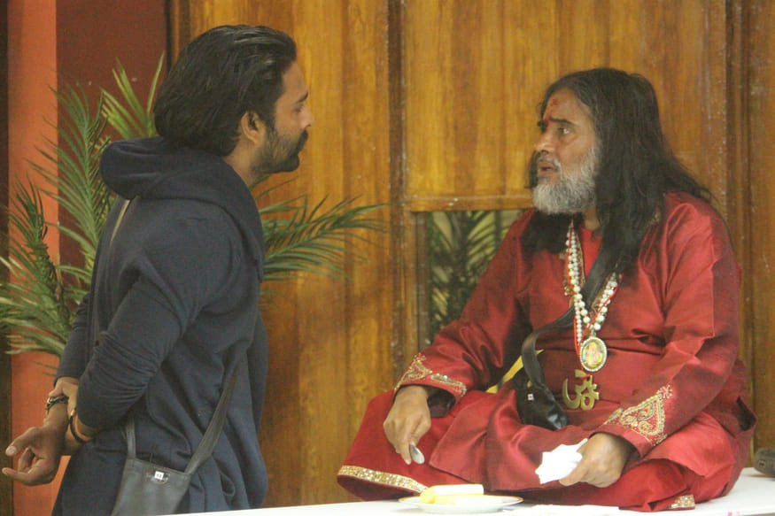 BIGG BOSS: Swami Omji pees in the kitchen area