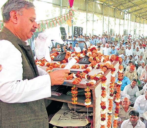 BJP projecting many face in UP polls