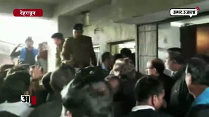 The prosecutor caught taking to bribe