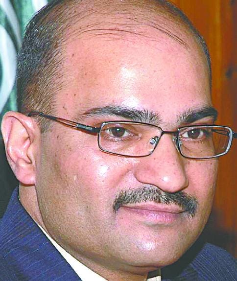 The salary of 28 thousand DM for poor children