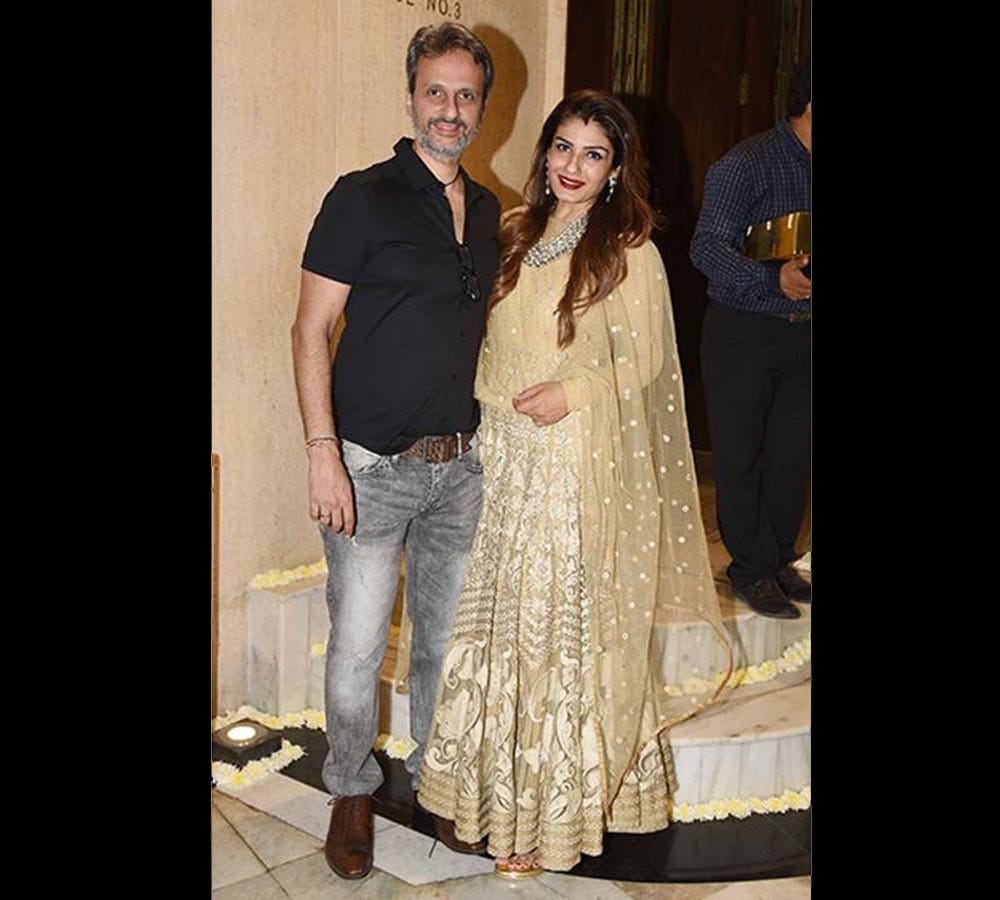 bollywood stars in manish malhotra birthday party