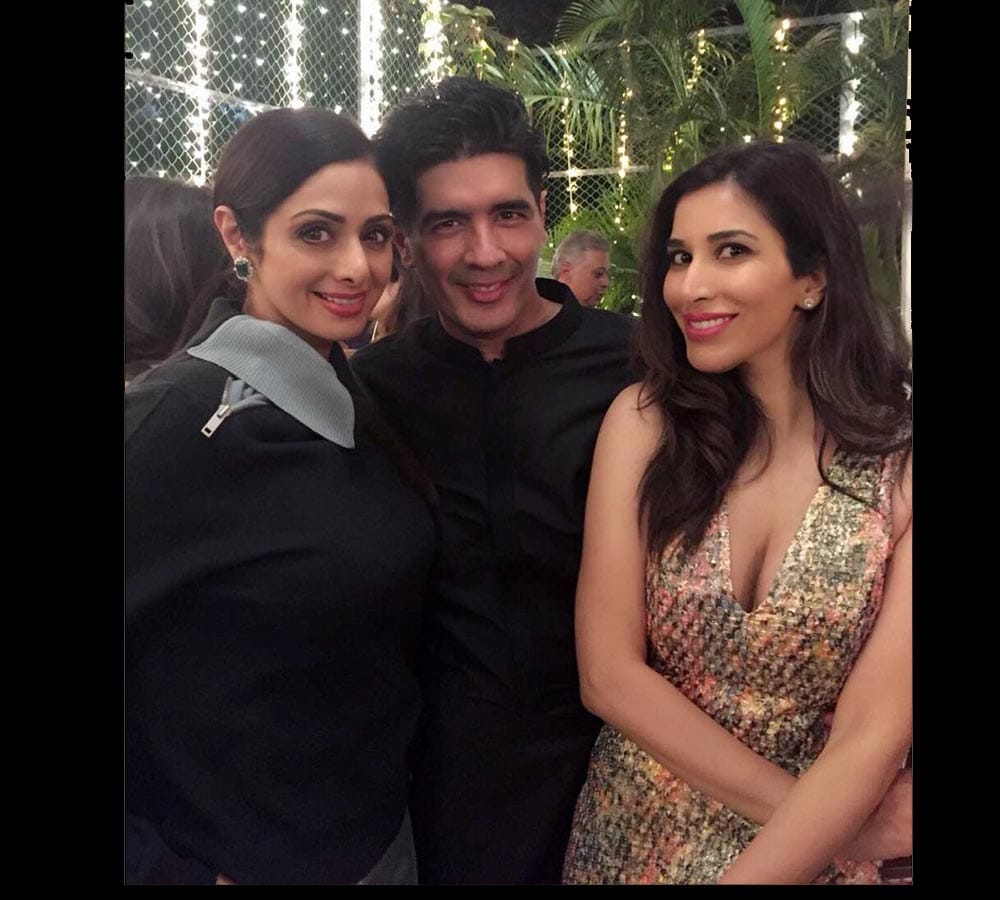 bollywood stars in manish malhotra birthday party
