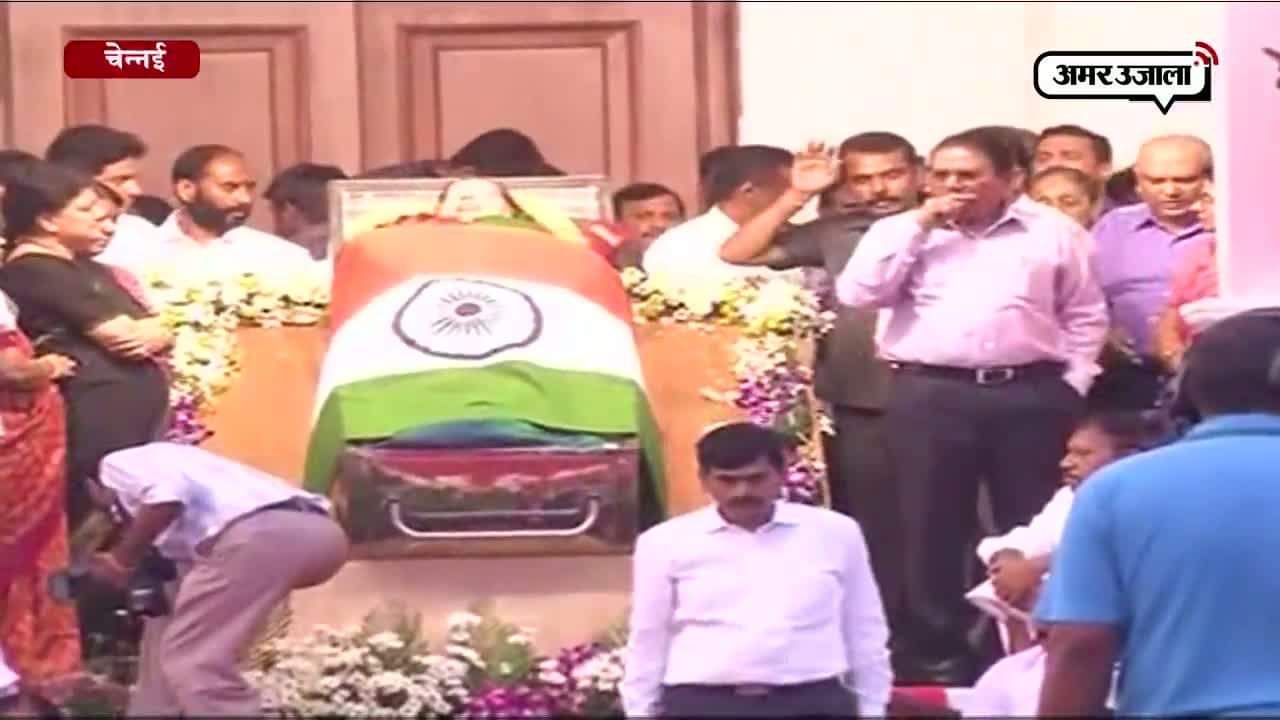 नहीं रहीं जयललिता, शोक में डूबे समर्थक 