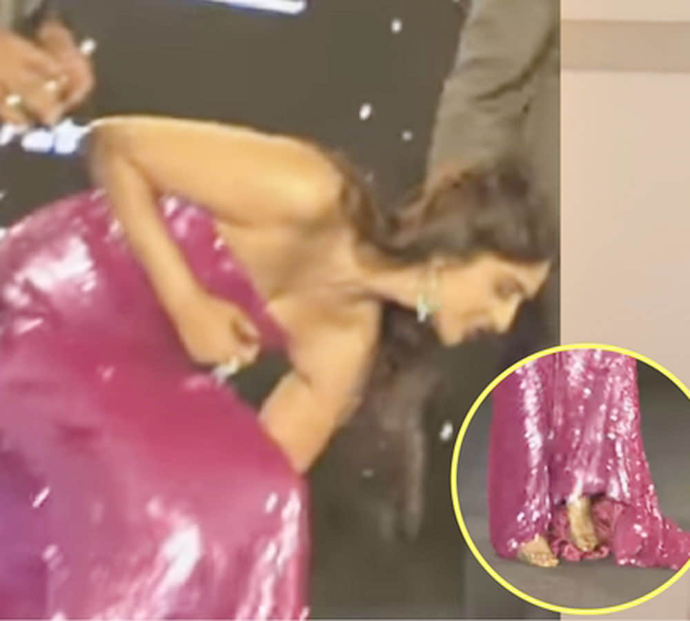 sonam kapoor shocking wardrobe malfunction