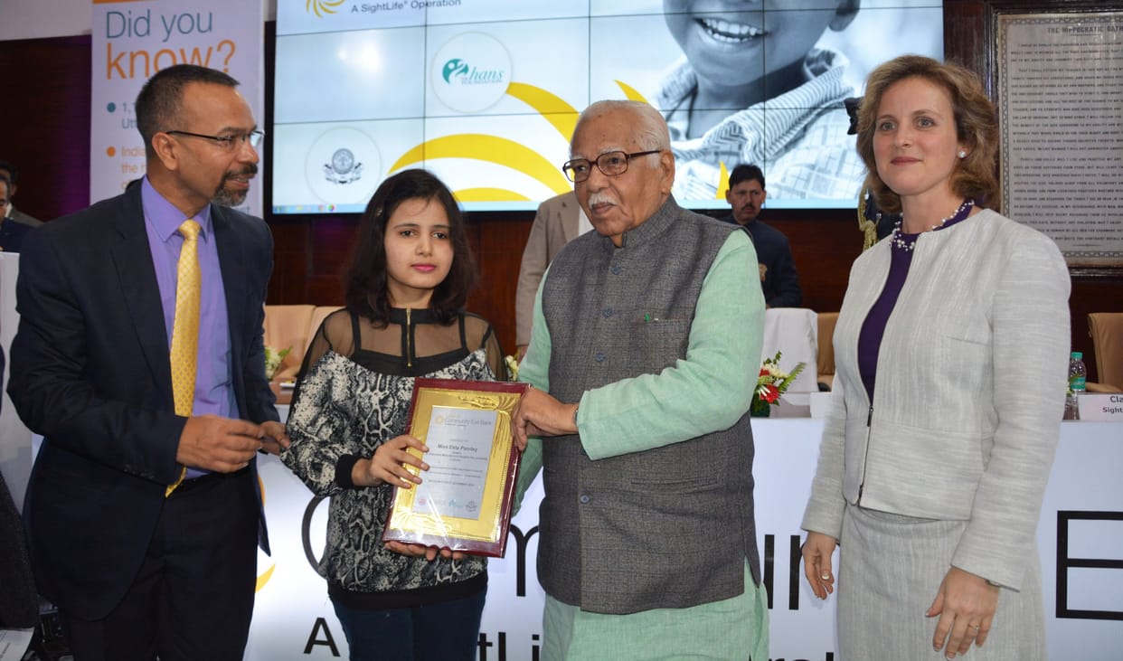 student ekta honored for eye donation by governor in kgmu lucknow