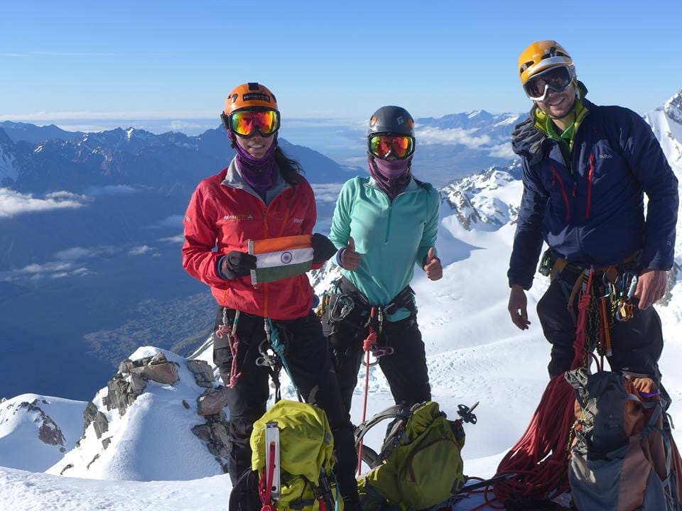 dehradun twin sisters tahsi nungshi on top of mtcook.