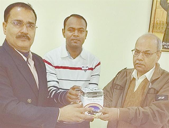 To help soldiers raised on Flag Day