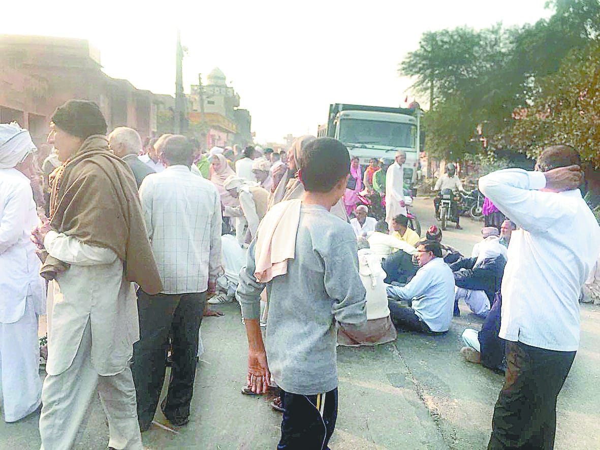 rupee, rohtak, haryana, money, exchange, bank, rohtak, haryana, bank, protest