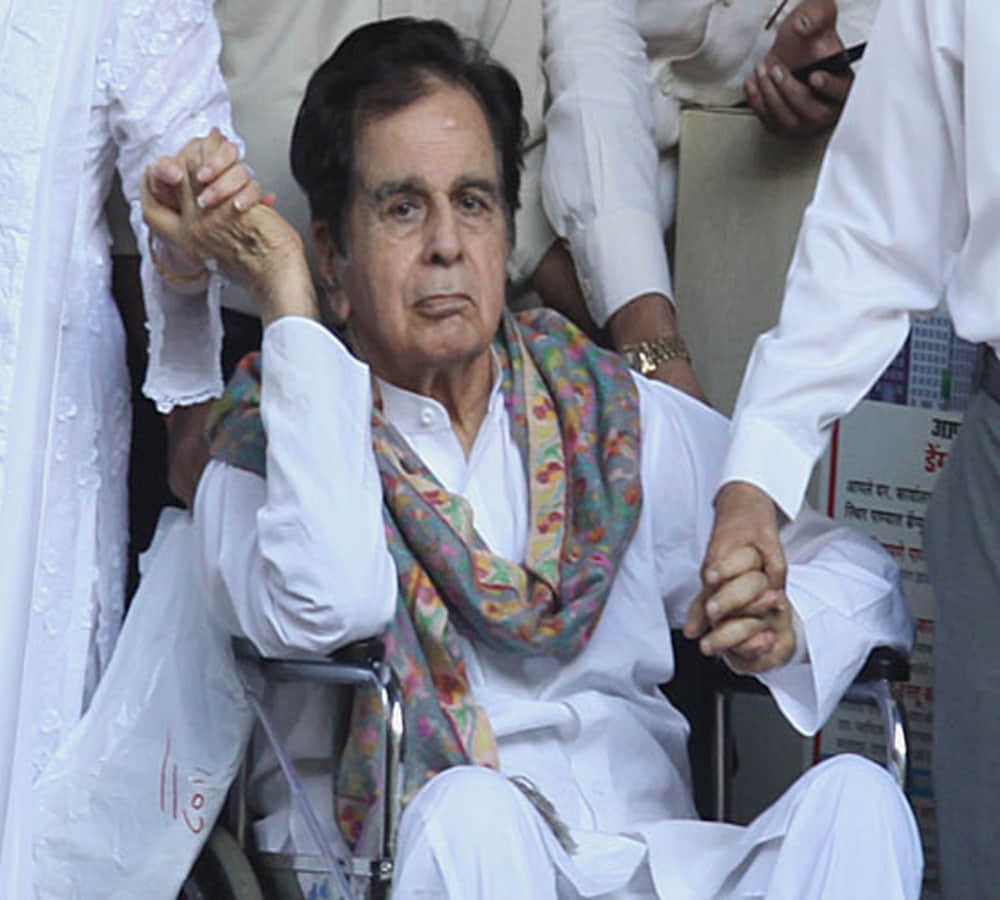 Dilip Kumar joins facebook, shares an emotional video with wife Saira Banu