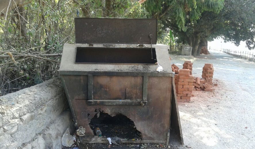 Venimadhav Bependi swinging in the air to ward dustbin