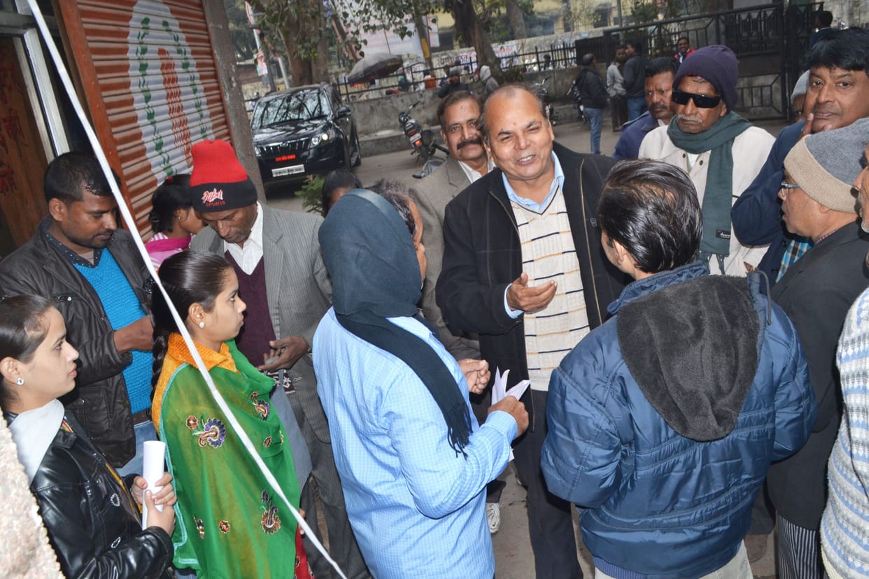 Banks Shakhaaen employees, pensioners by commotion