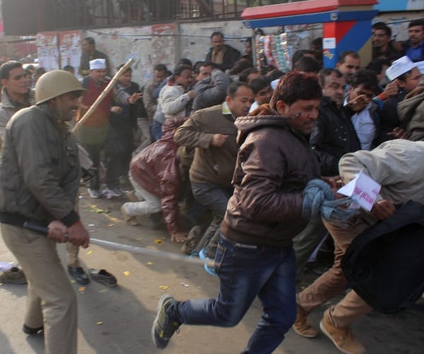  lathicharge at teachers asking for pension in Lucknow.
