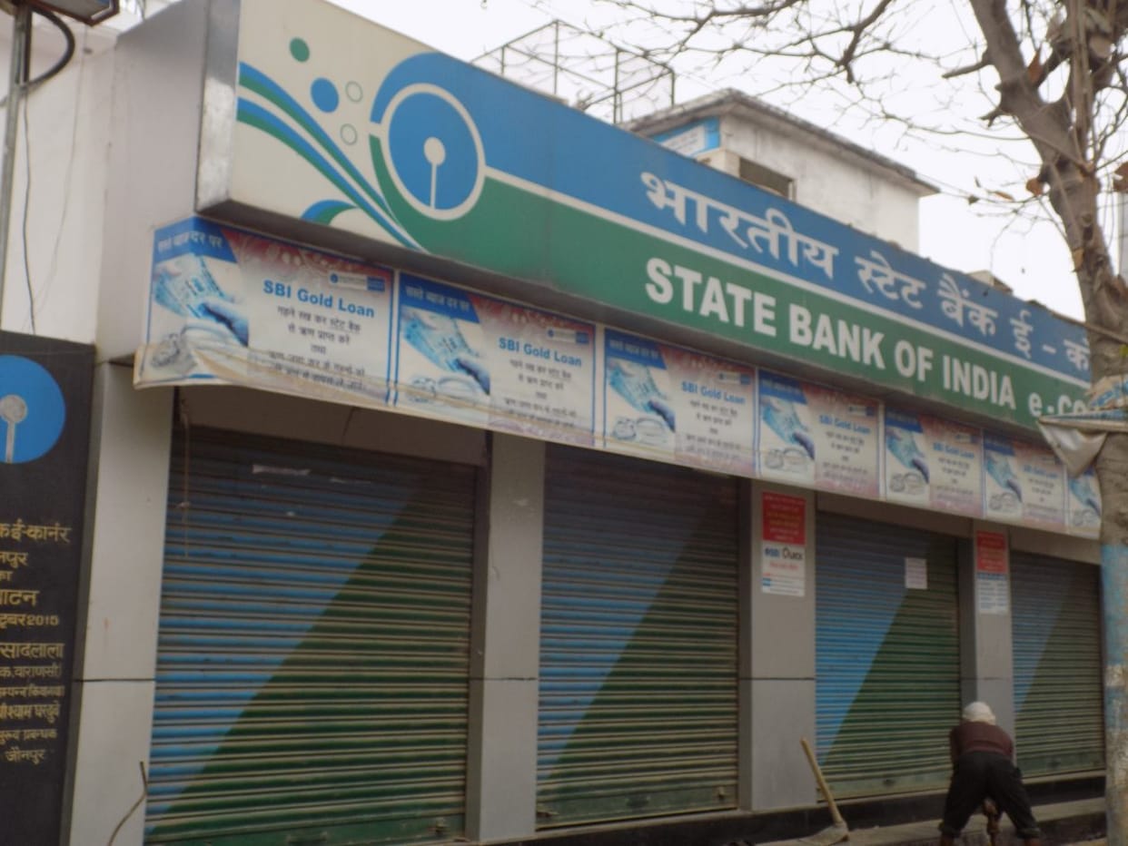 People wandered for cash