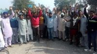 fatehabad, bank, cash problem, people unhappy, road blocked,  fatehabad,  harayana
