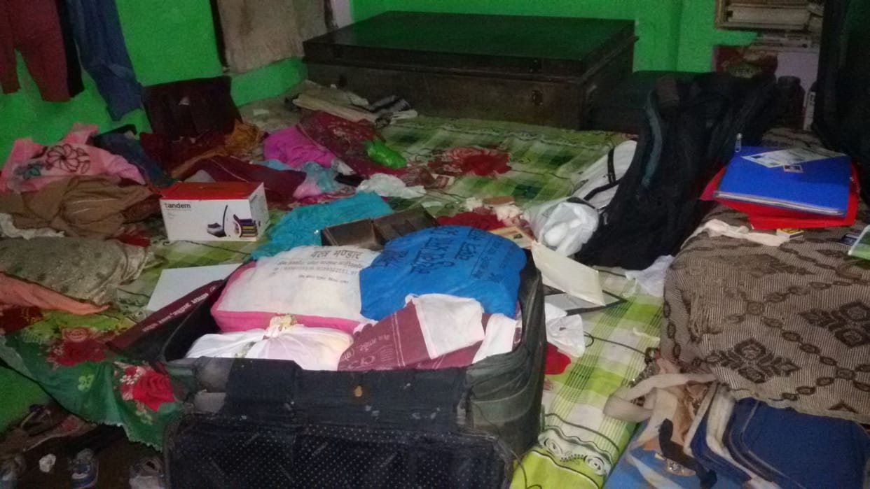 robbery in five houses in block colony