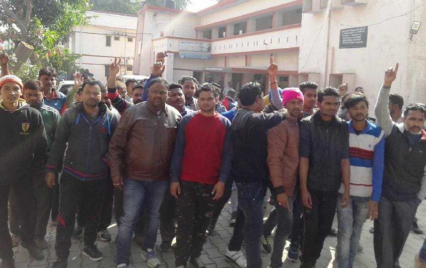 Youth nab the killers sought